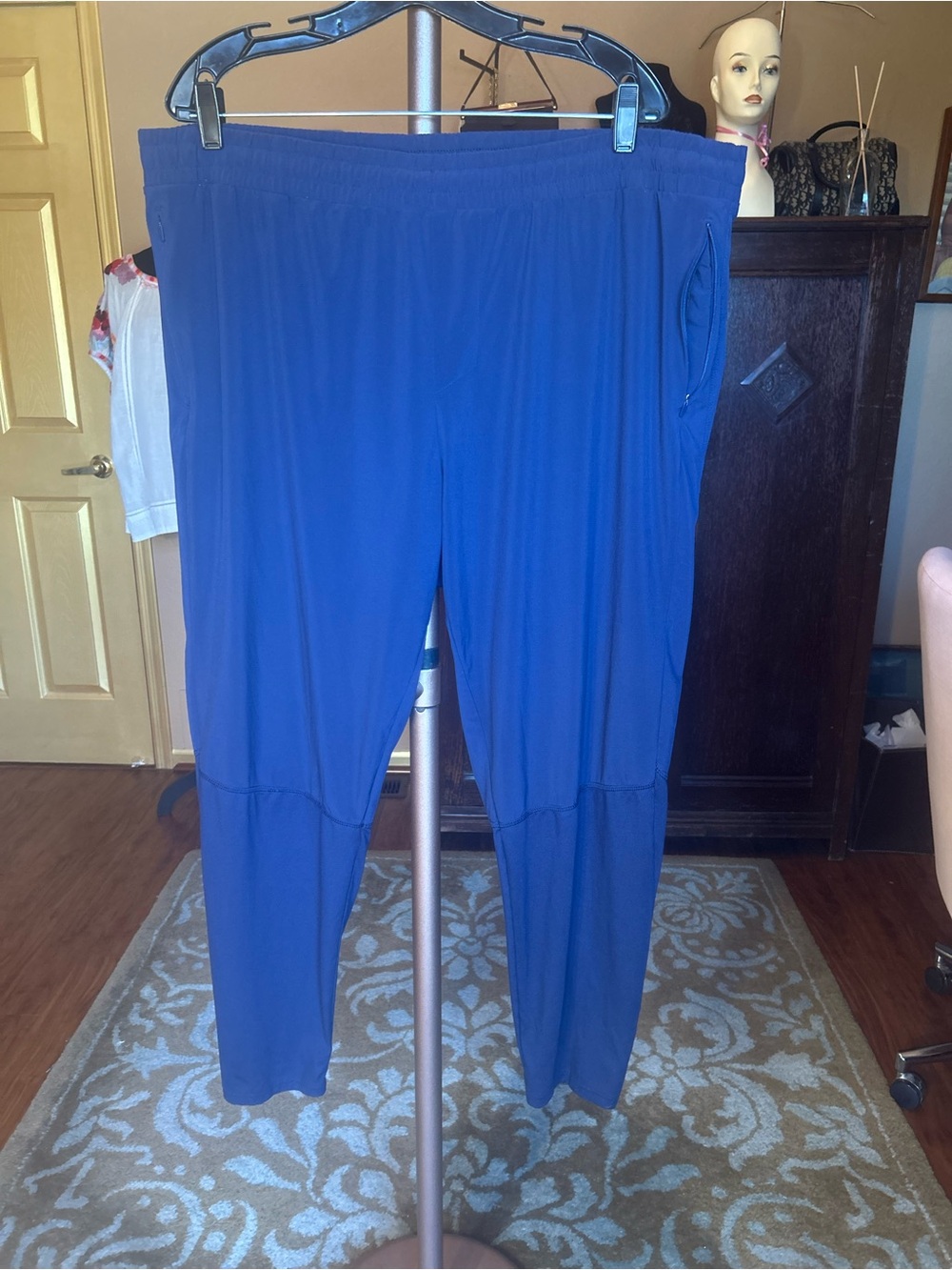 All in Motion pants with drawstring waist